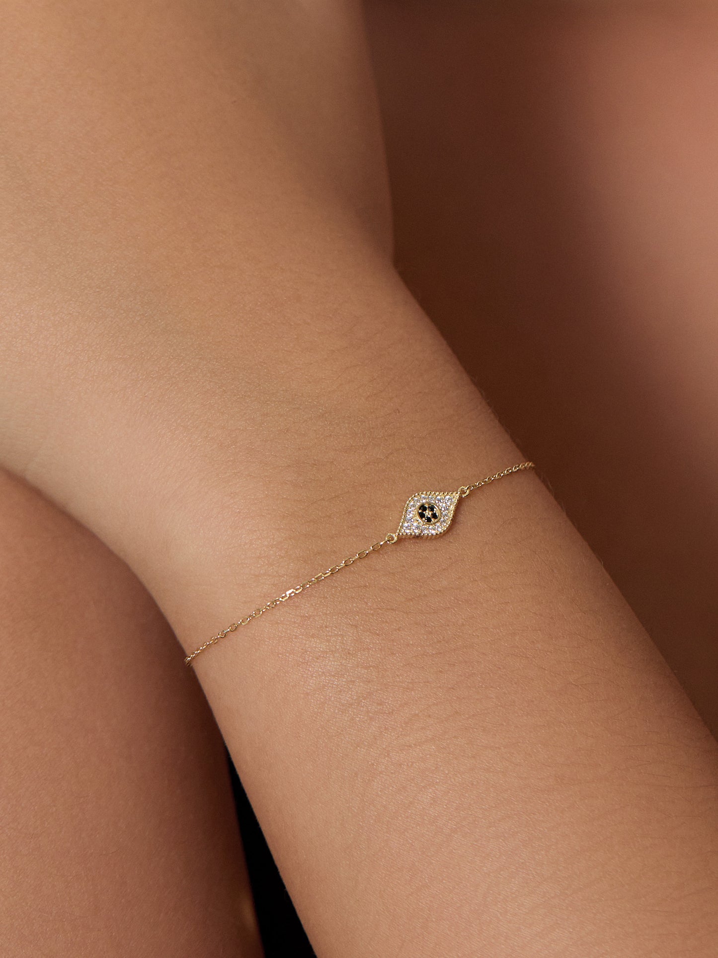 Gleaming Glory Eyes Bracelate