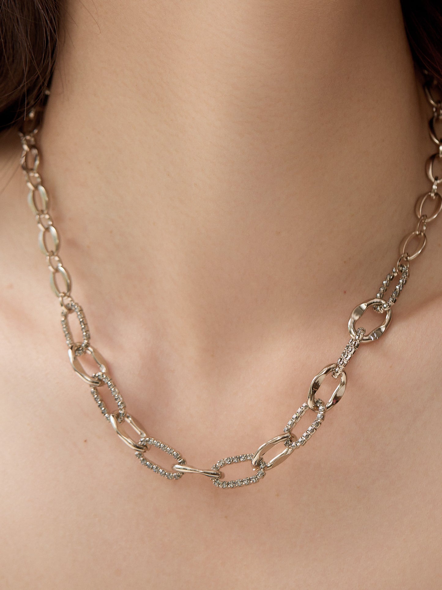 Singular Chain Necklace