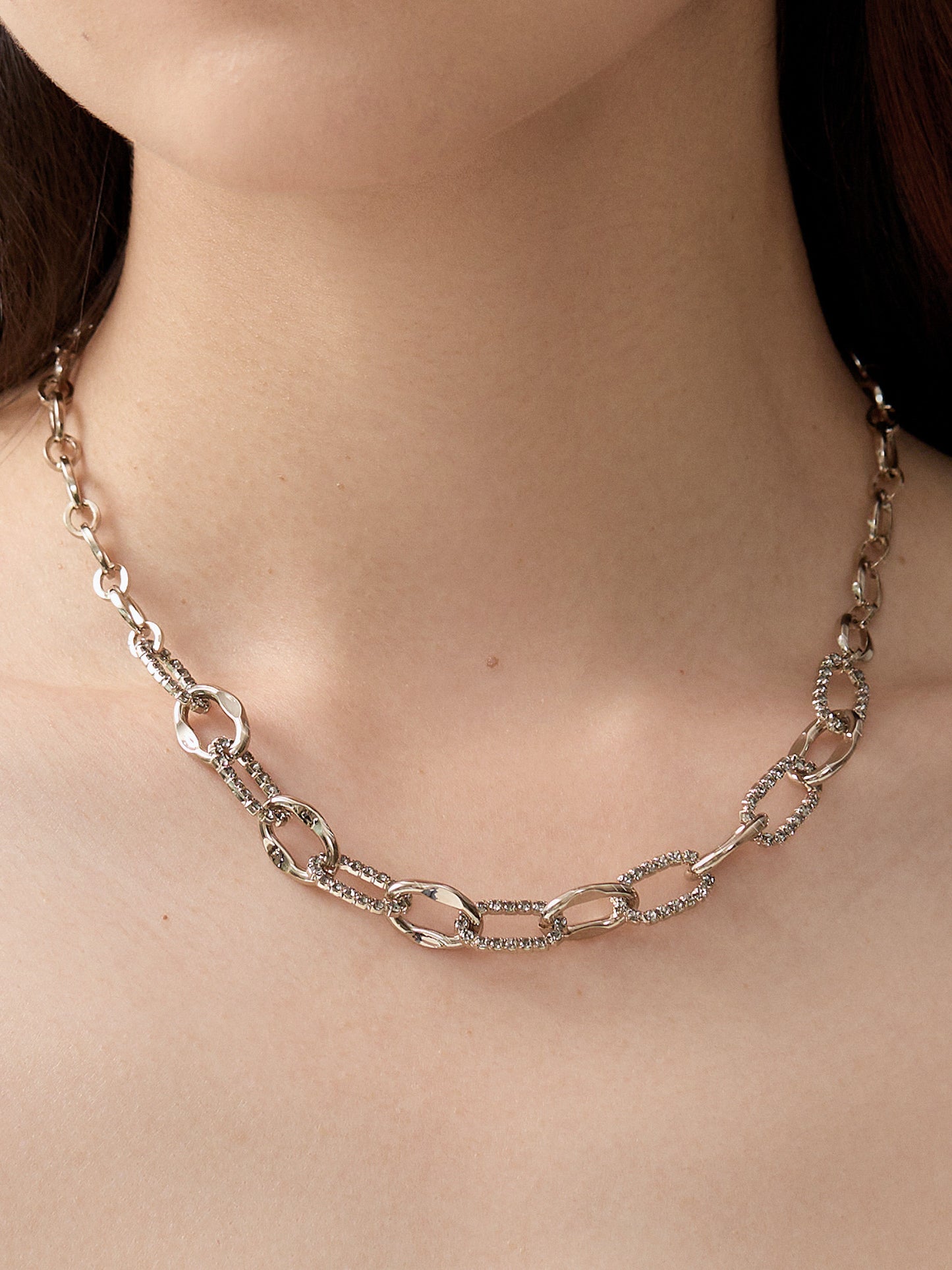 Singular Chain Necklace