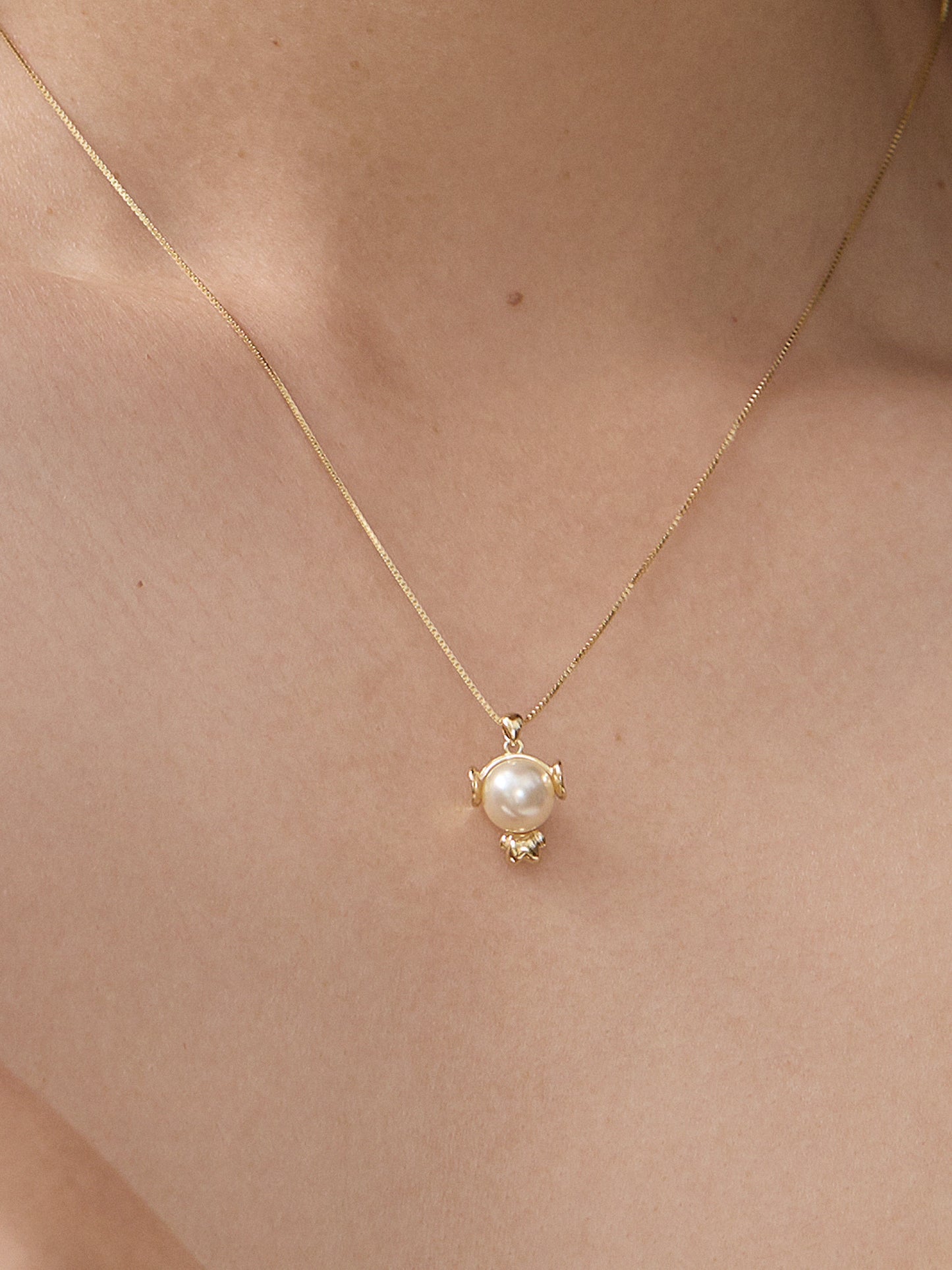 14K Gold Platted Pearl Spaceman Necklace