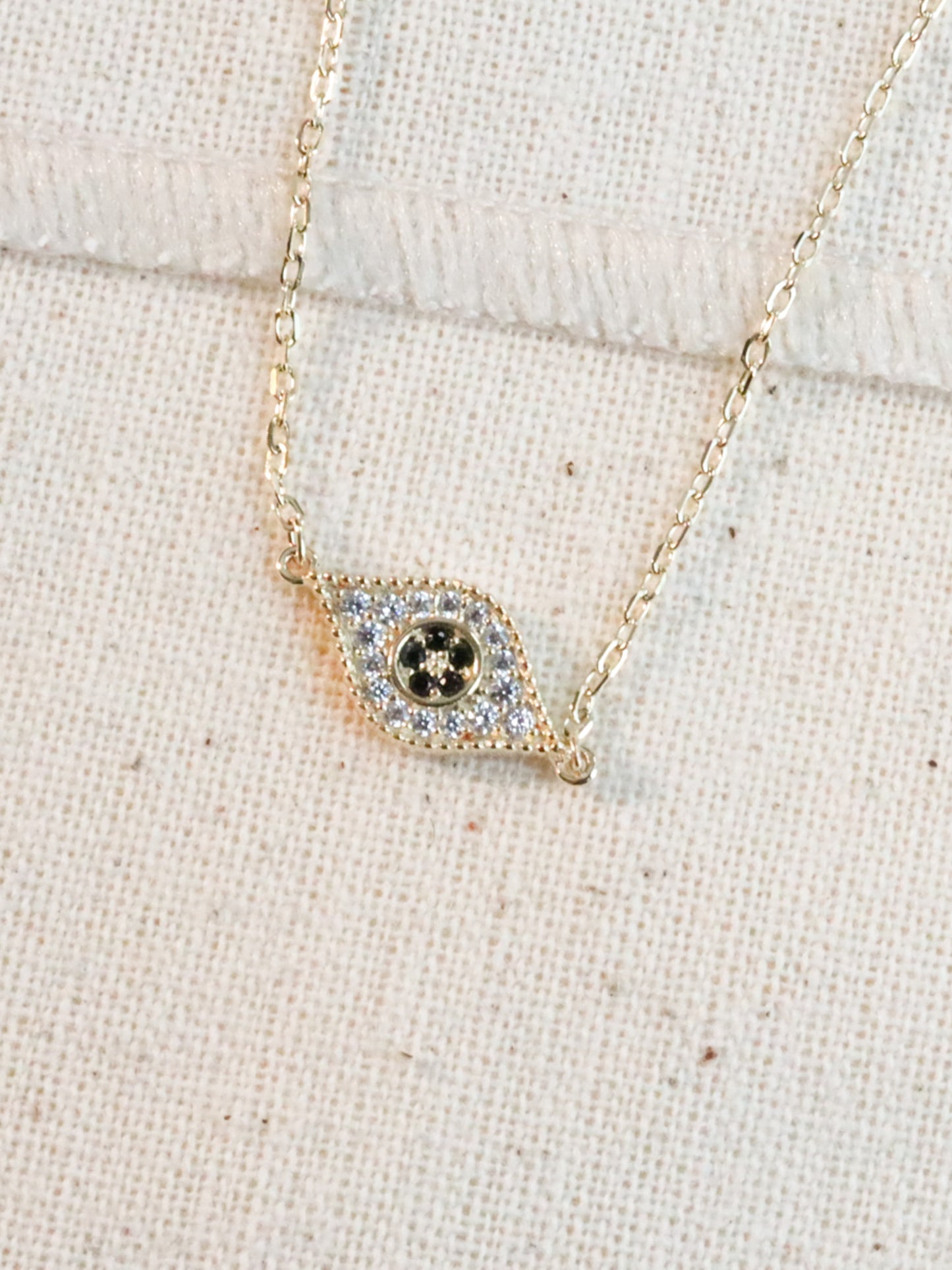 Gleaming Glory Eyes Bracelate
