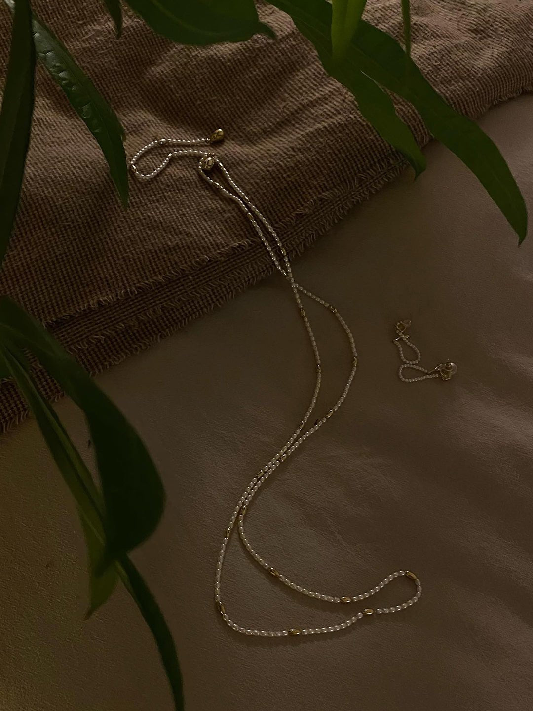 14K gold plated Lustrous Teardrop Pearl Lariat - Revermejewelry