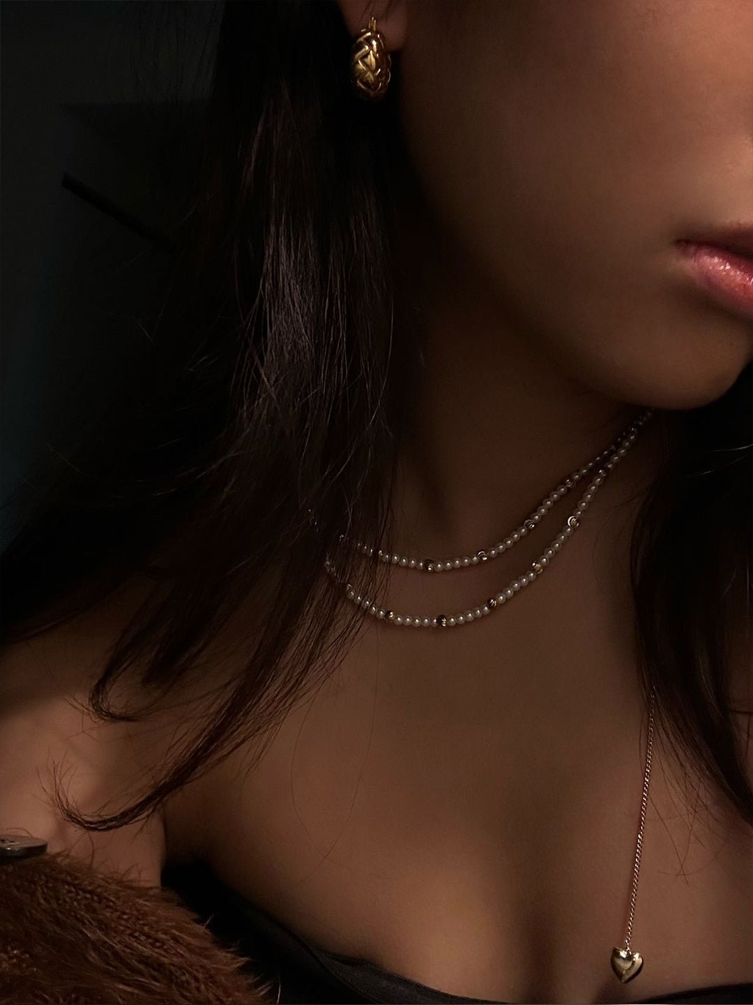 14K gold plated Poise and Pearls Necklace - Revermejewelry