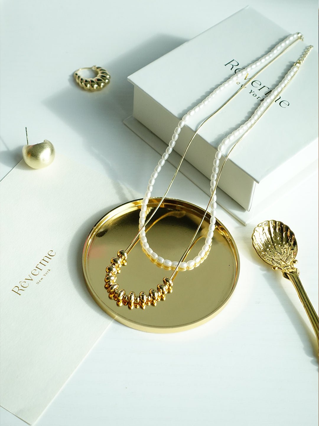 14K gold plated Poise and Pearls Necklace - Revermejewelry