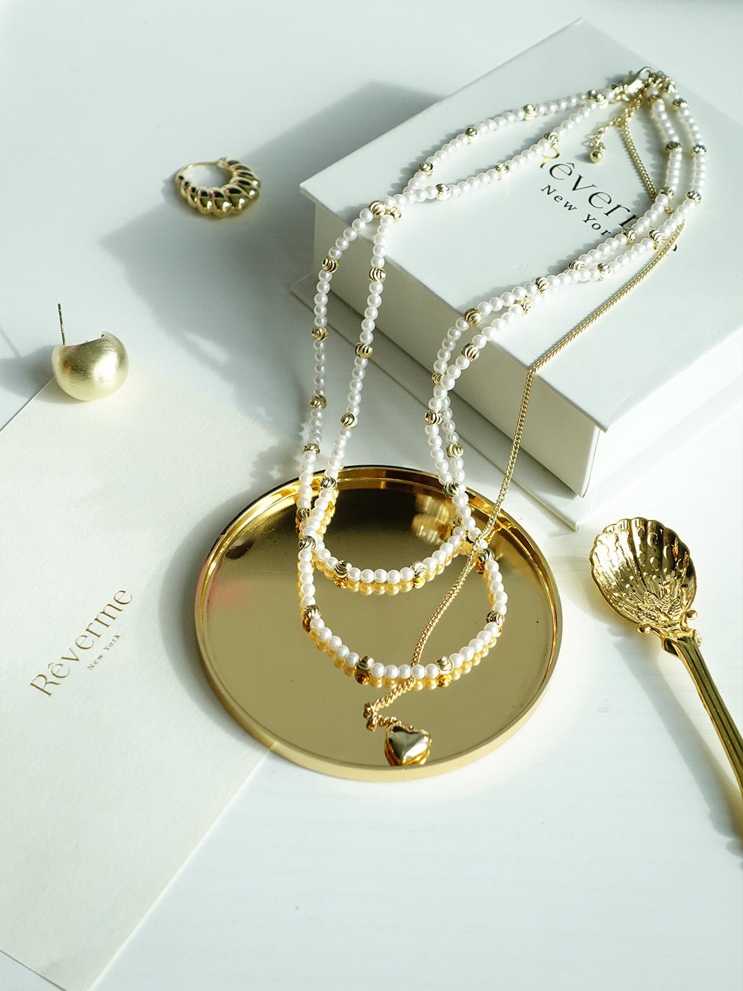 14K gold plated Poise and Pearls Necklace - Revermejewelry